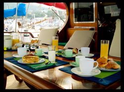 Bed on boat rooms on the sea - campania